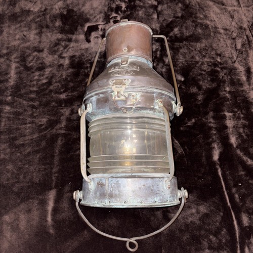 Lampada olio ancoraggio