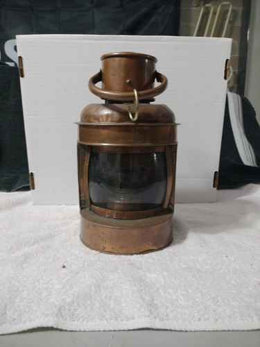 Antica lampada olio - lampada, nave