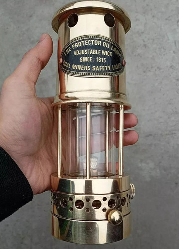 Antica lampada olio - lampada, ad
